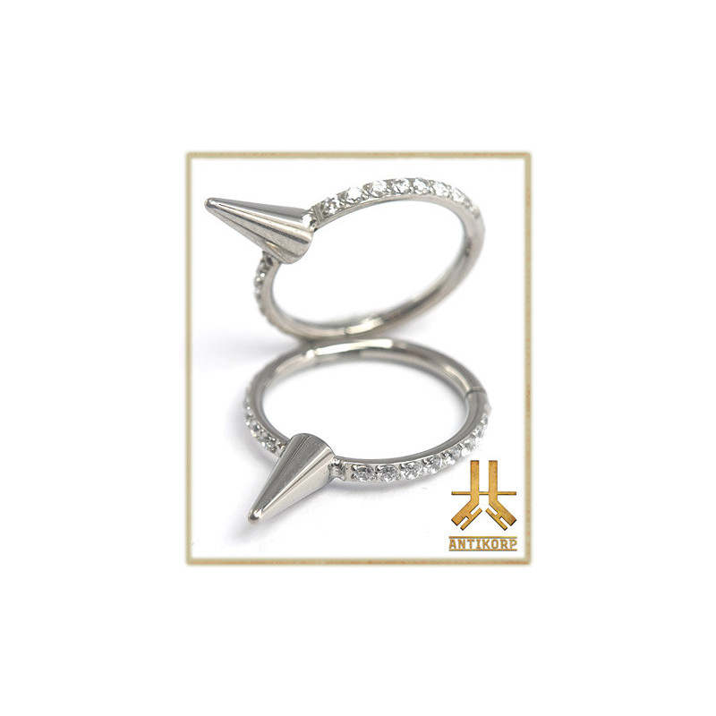 Anneau Clicker Titane F136 Spike Serti Strass