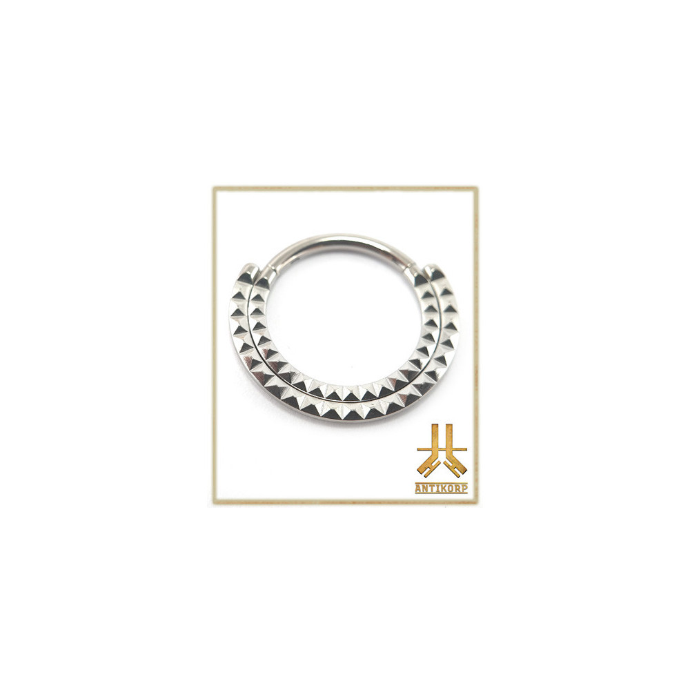 Pyramid Clock Clicker Clicker ring Titanium F136 Double Cerclage Pyramides