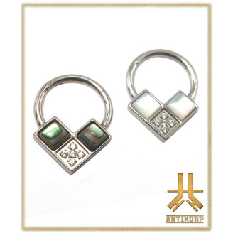 Anneau Clicker Titane Mosaïque Triangle Nacre/Zircon