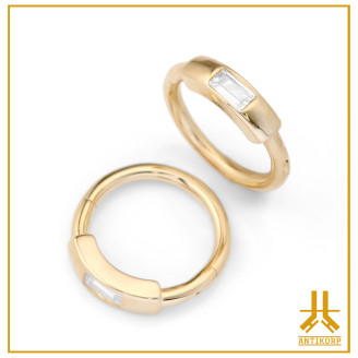 Anello a scatto con strass fusi in oro 14k