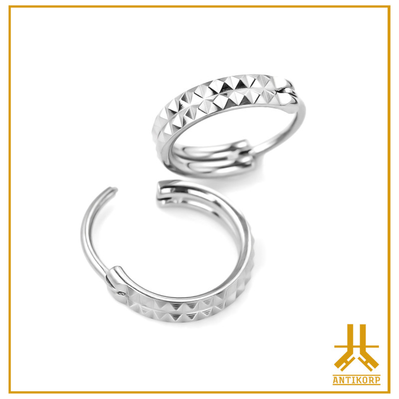 Clicker Ring 0.8mm Titanio F136 Pirámides Dobles
